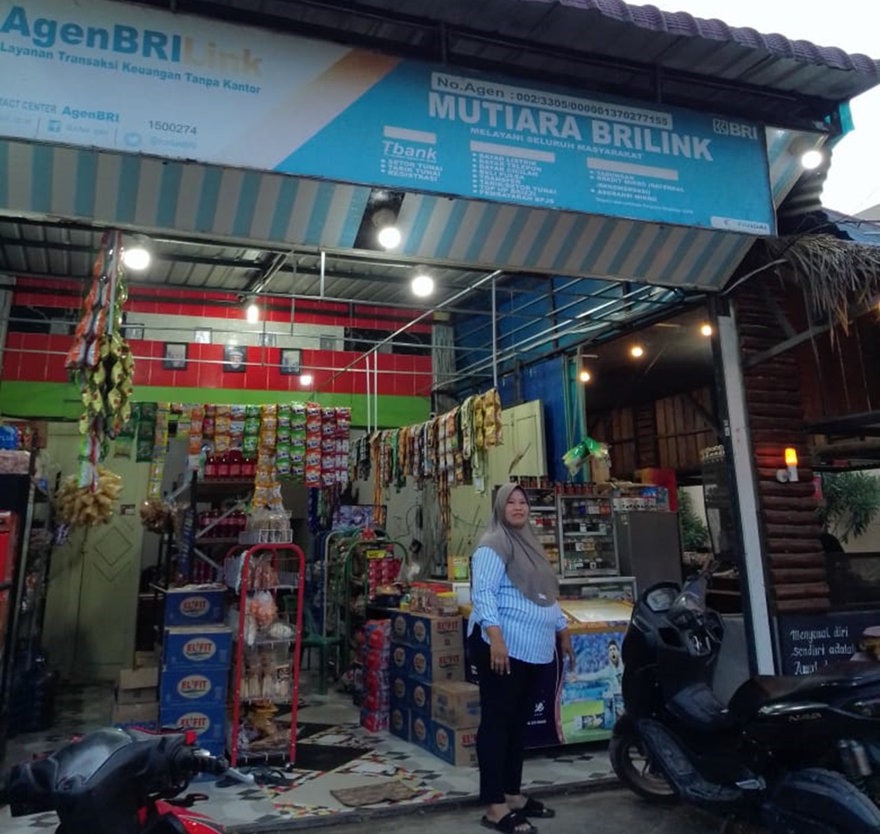 Pahlawan Inklusi Keuangan, AgenBRILink di Tengah Kebun Kelapa Sawit Dekatkan Layanan Perbankan dengan Masyarak