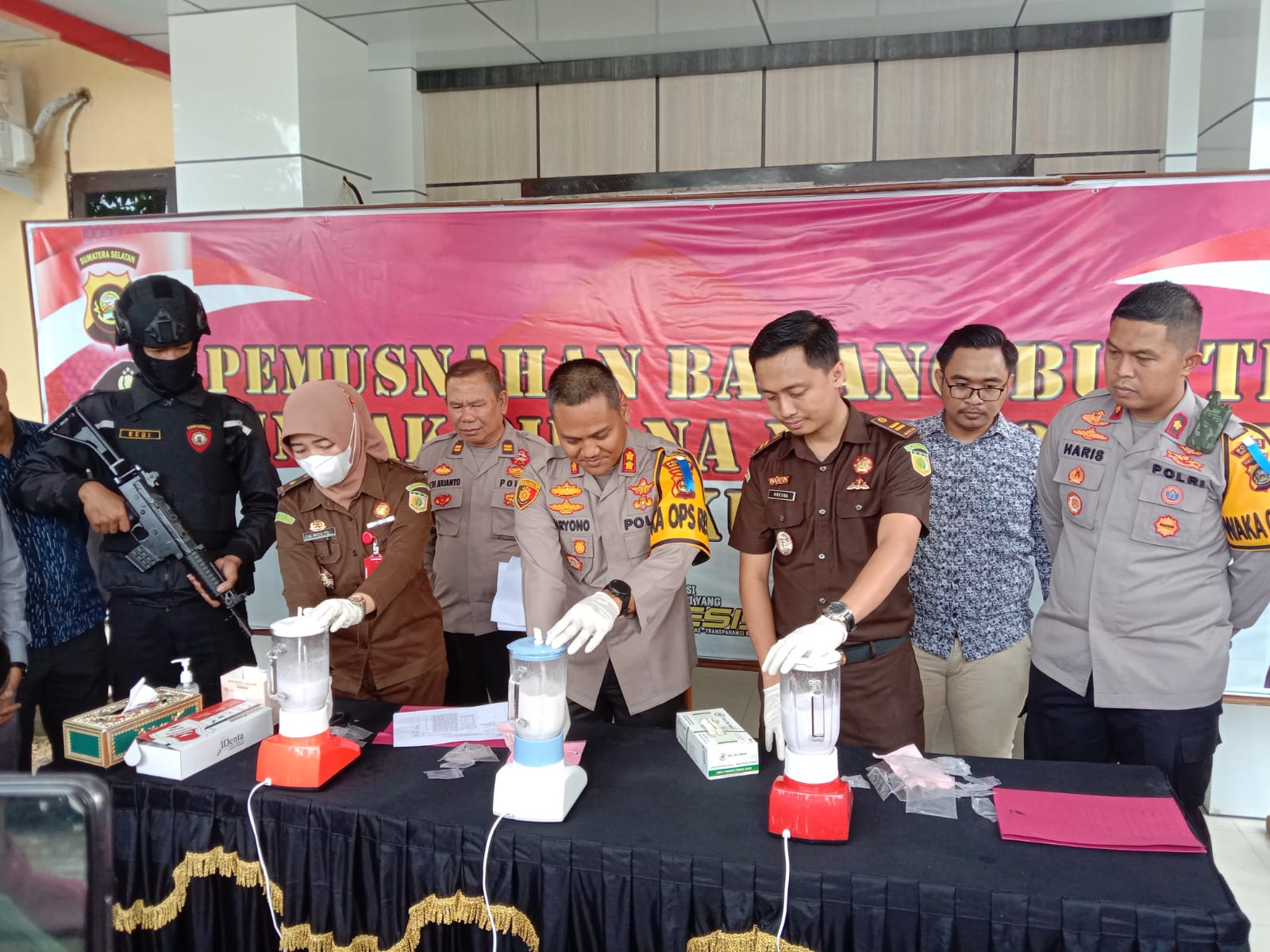 Sabu 200 Gram Senilai Rp400 Juta Diblender
