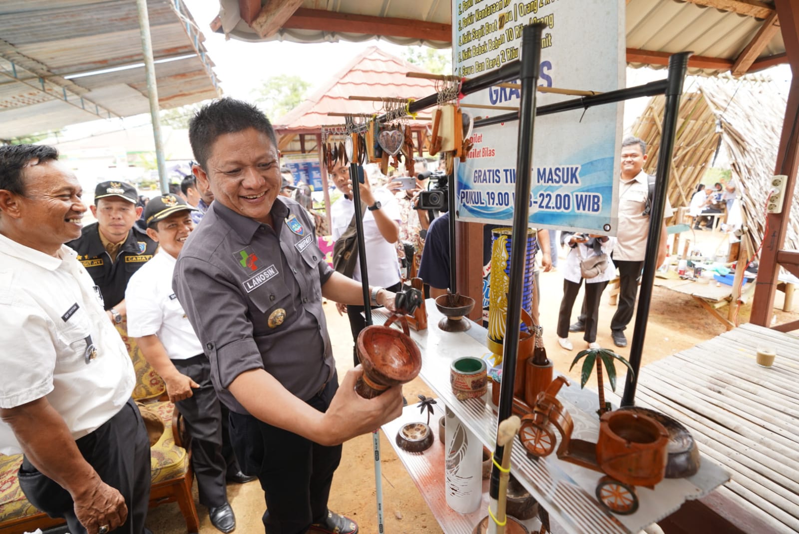 Penasaran dengan Wisata Embung Puri Idaman? Ada Kuliner Khas OKU Timur Lho!