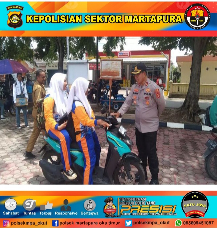 Kapolsek Martapura Sosialisasi Berlalu Lintas Pada Pengendara