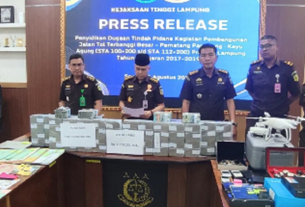 Korupsi Proyek  Jalan Tol, Kejati Lampung Sita Uang Rp4 Miliar, Aset Serta 5 Mobil