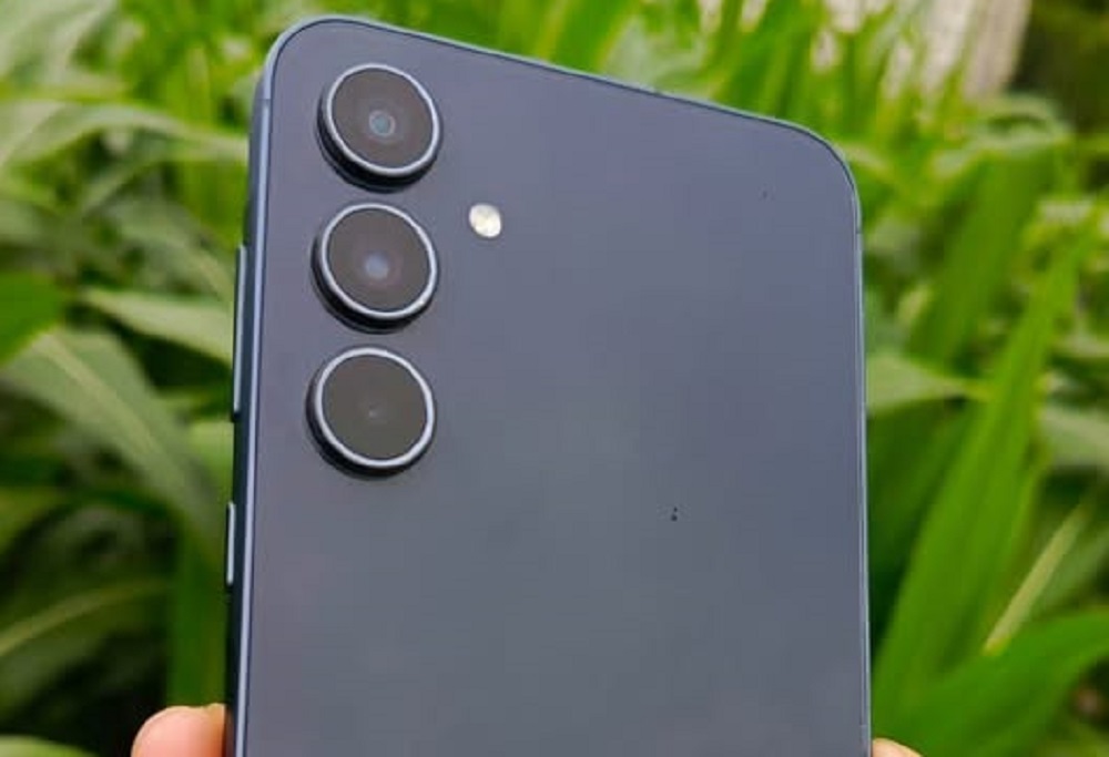 Samsung Galaxy A55 5G atau Infinix Hot 60i 5G, Rekomendasi Hp Kelas Menengah dengan Performa Tangguh