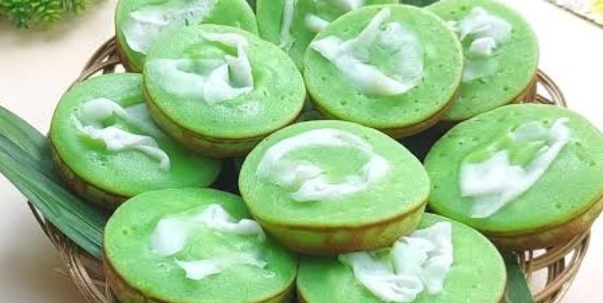 Kue Lumpur Pandan Kelapa Muda: Cita Rasa Tradisional dengan Sentuhan Segar