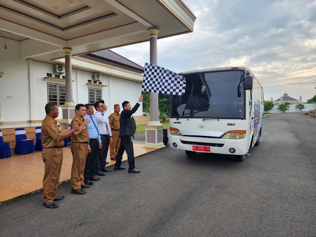 Atlet Sepakbola U20 OKU Timur Bertanding di Kejuaraan Gubernur Sumsel Cup 2023, Bupati: Jaga Sportifitas 