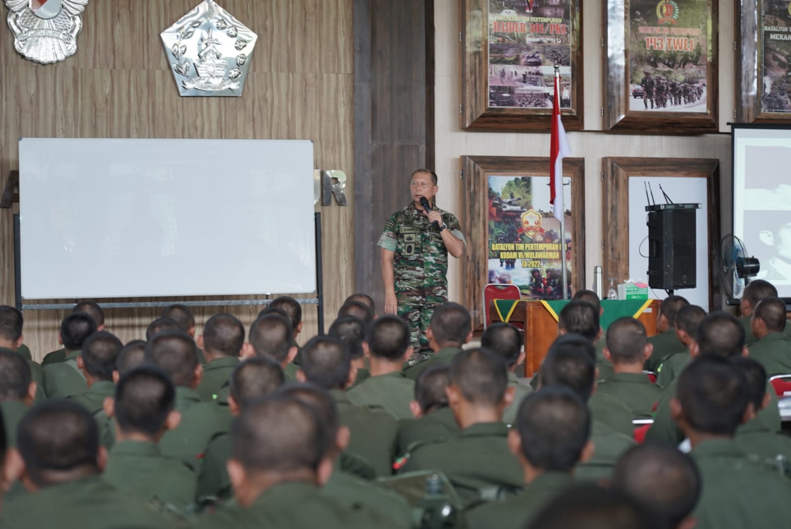 Danpuslatpur Kodiklatad Berikan Motivasi Bela Negara dan Patriotisme Siswa SPPI