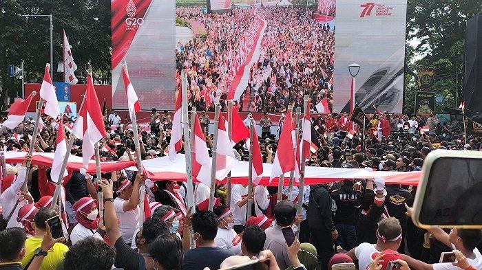 Polri Sukses Gelar Kirab Merah Putih, Bendera Sepanjang 1,7 Km Dibentangkan