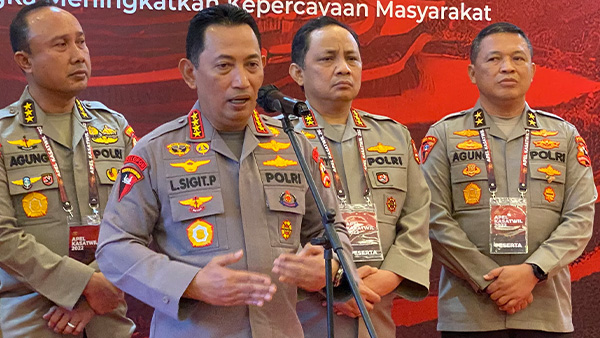 Amankan Libur Nataru, Ratusan Ribu Polri Diterjunkan 