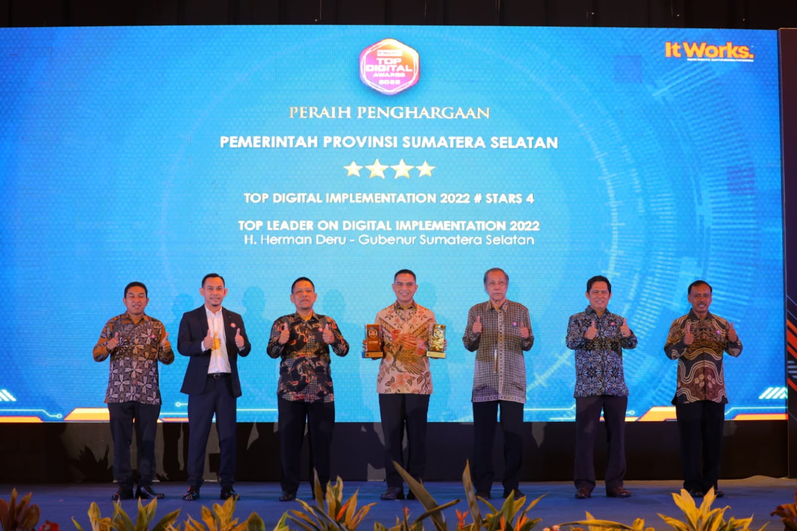 Gubernur Herman Deru Terima Penghargaan TOP Leader on Digital Implementation 2022 