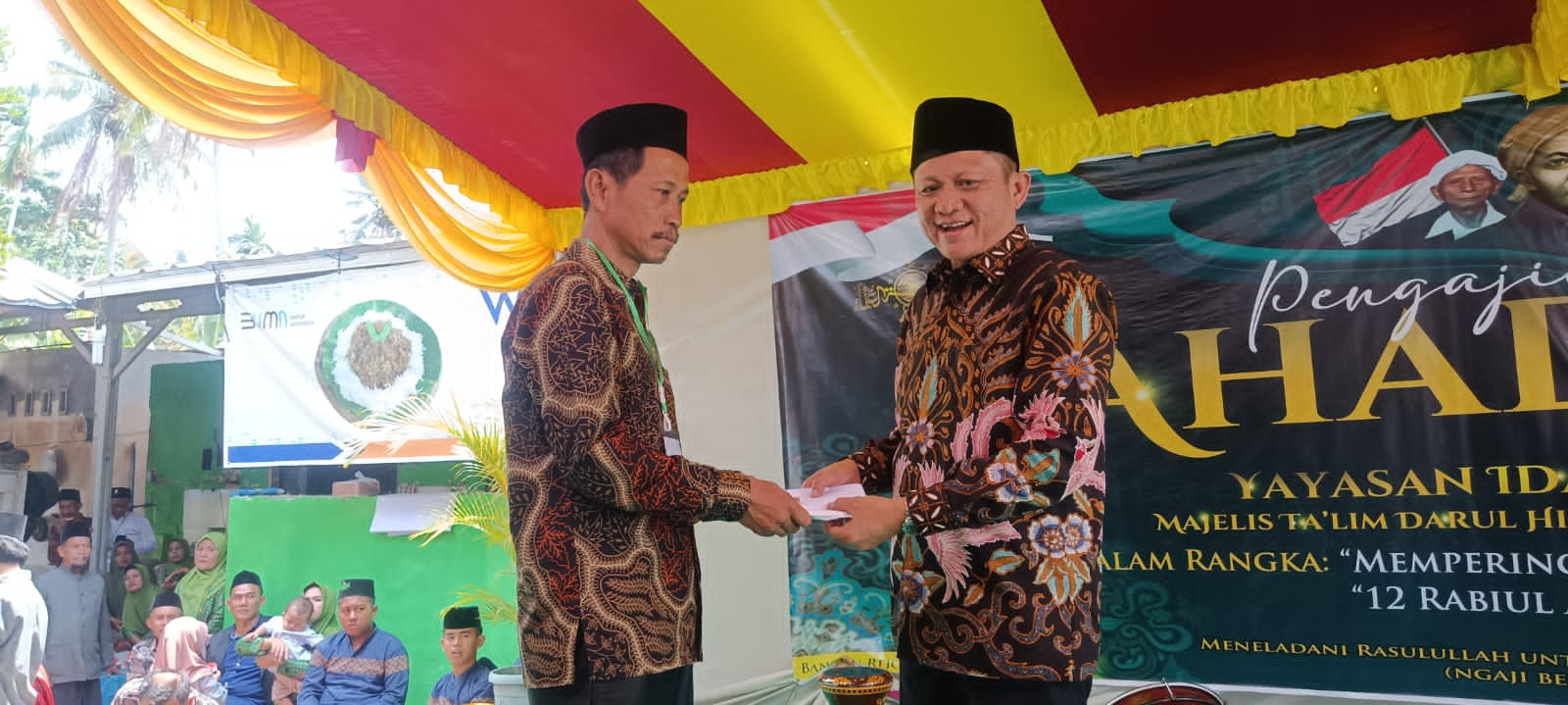 Bupati OKU Timur Enos Hadiri Pengajian Akbar Ahad Pon Yayasan Idarotul ...