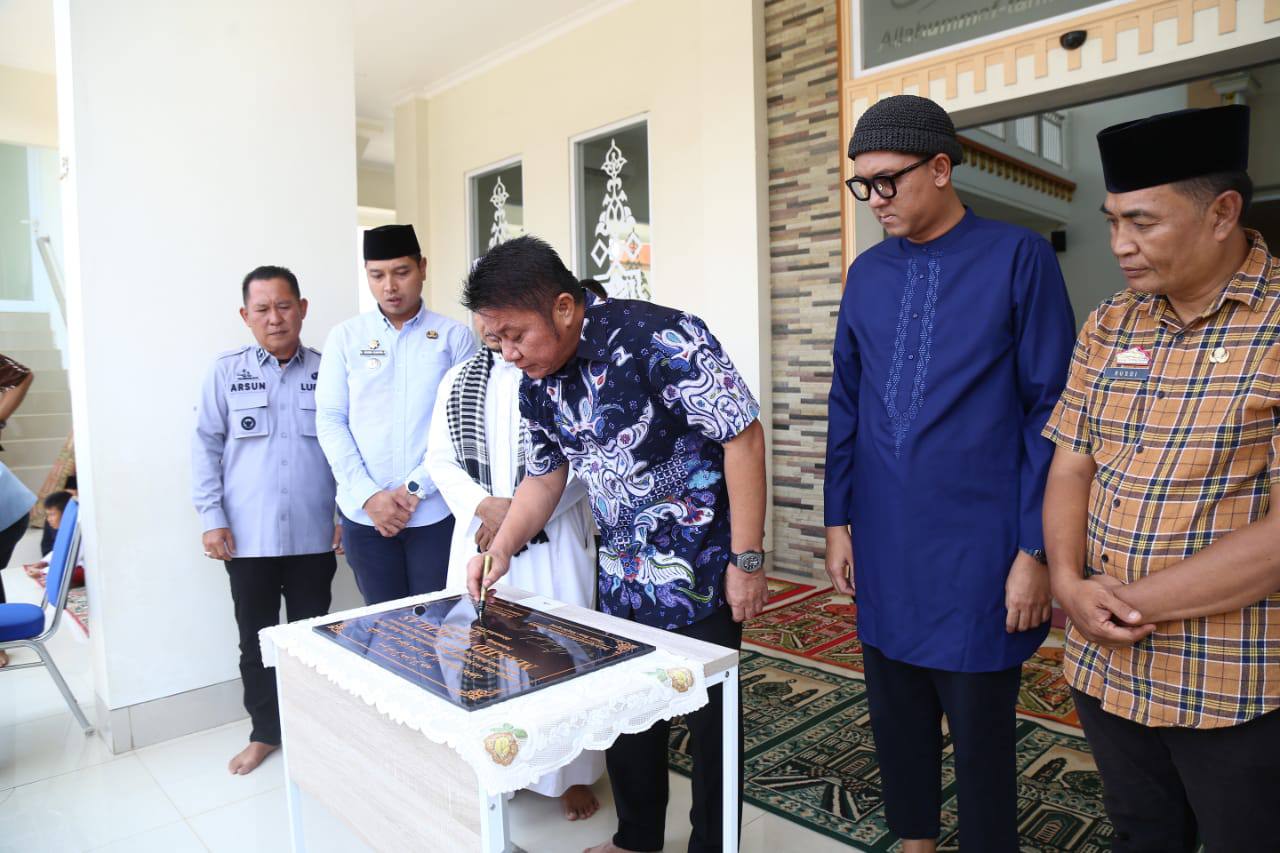 Herman Deru Bangga Masyarakat Bahu Membahu Membangun Masjid