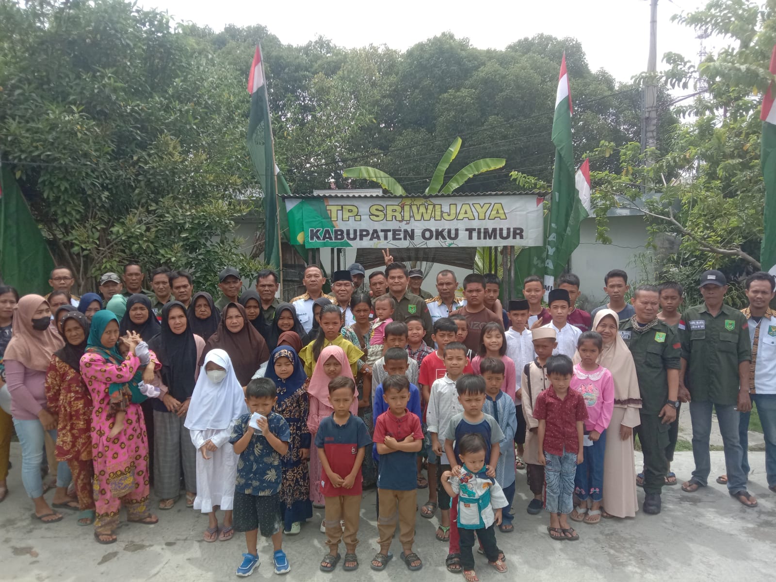 Sukseskan Program Baksos, TP Sriwijaya OKU Timur Santuni Puluhan Anak Yatim Piatu