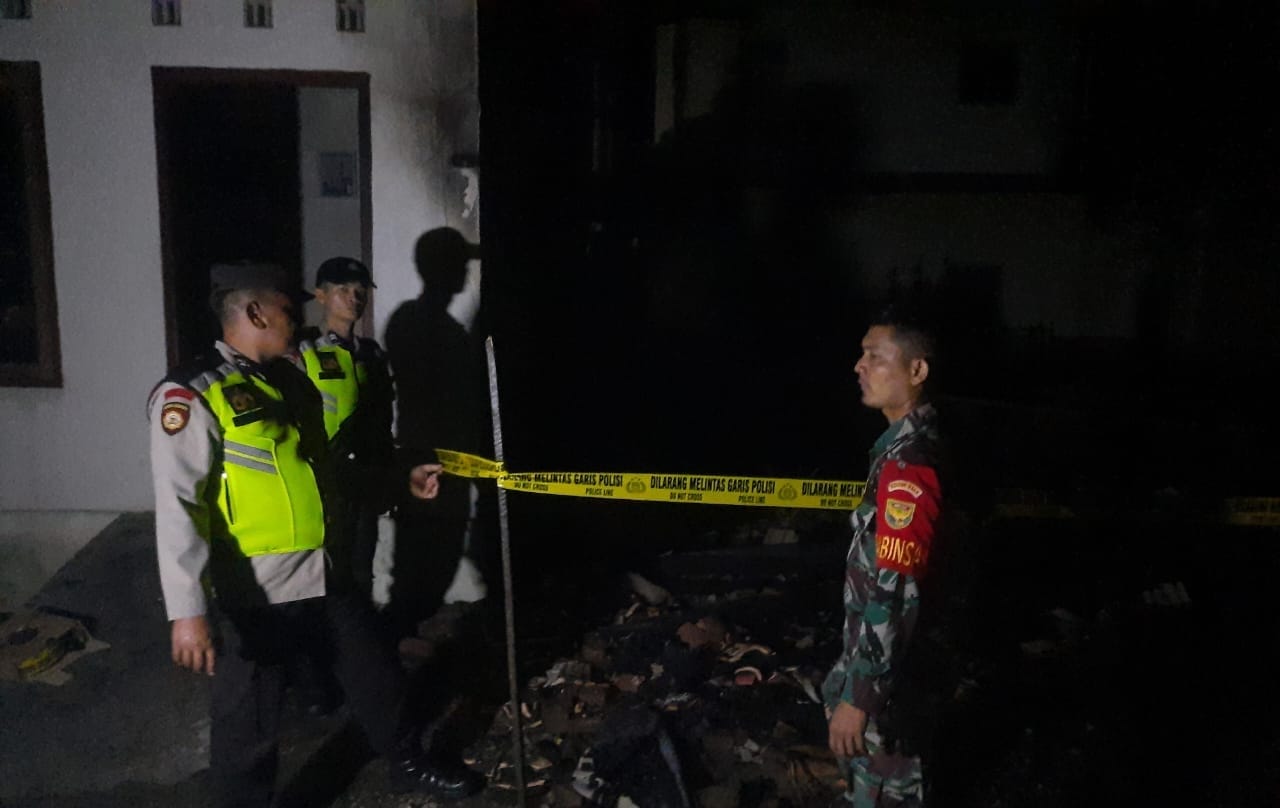 Sedang Asik Tiduran dengan Cucu, Dapur Nenek Soinem Hangus Terbakar