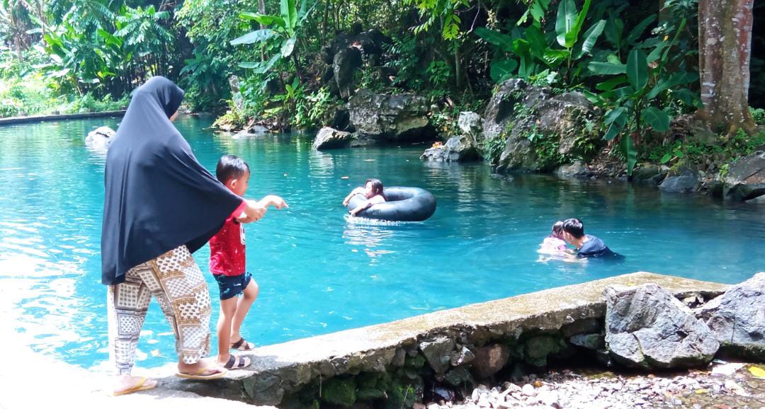 Pemandian Alam Bukit Batu Mencar Masih Jadi Primadona Pengunjung Wisata