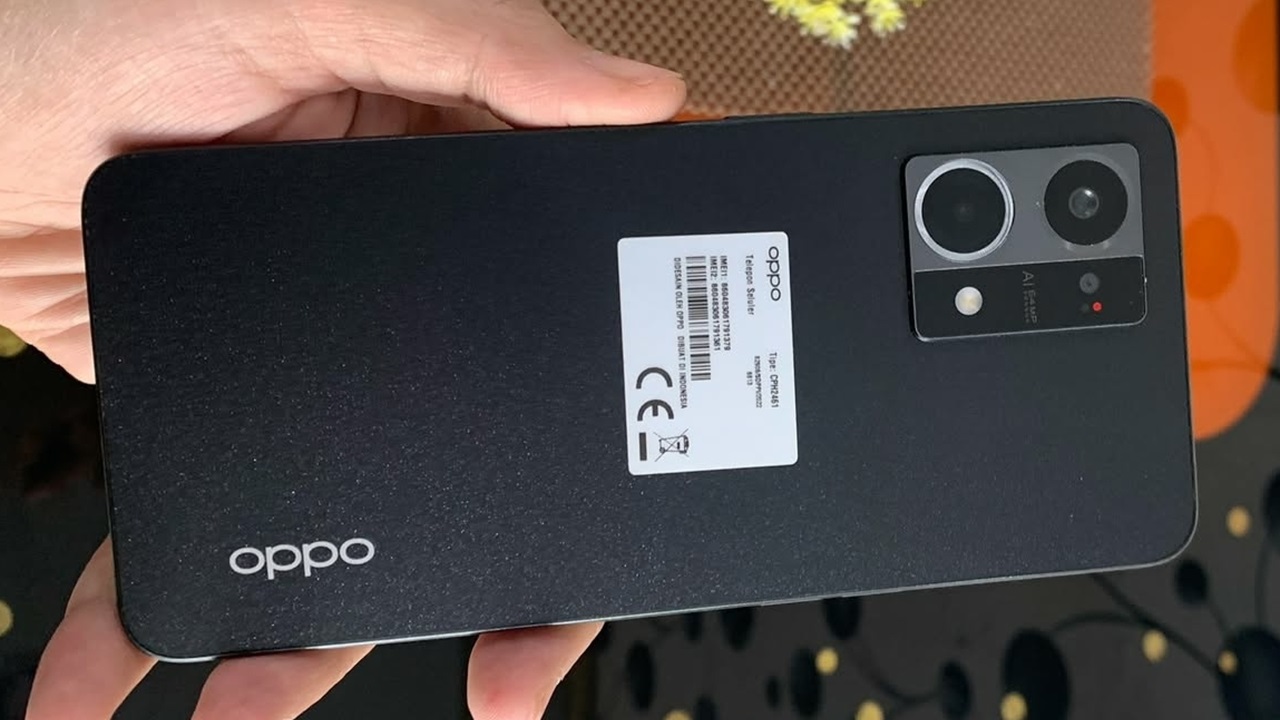 Mending Mana OPPO A78 4G atau OPPO Reno7 4G, Harga Berbesa, Spesifikasi Sama