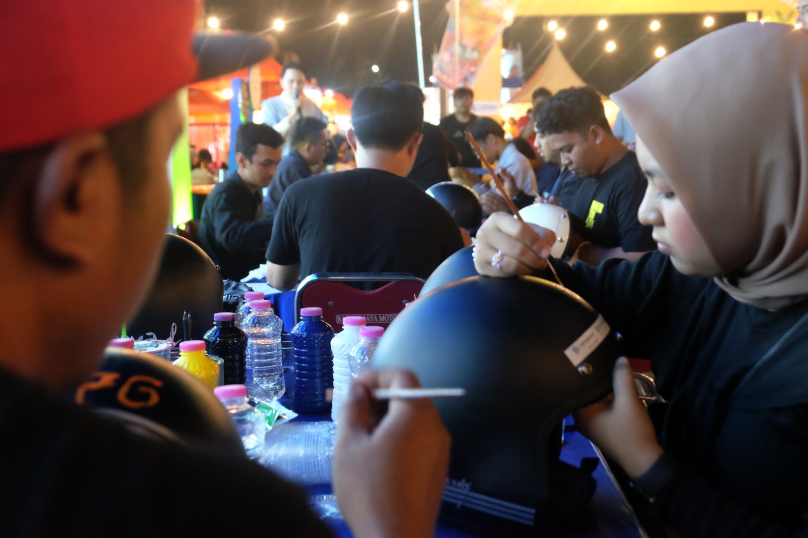 Selain Hadirkan Kuliner Nusantara, Festival Kota Lama Semarang 2023 Juga Dimeriahkan Dengan Seni Mengecat Helm