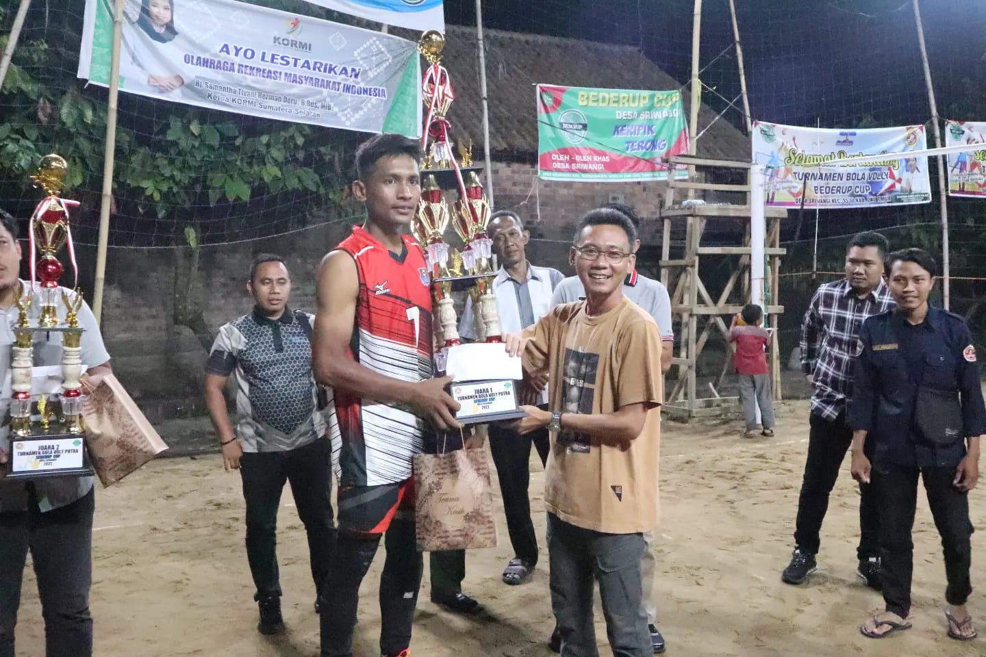 Tutup Turnamen Voli Bederup Cup, Wabup Yudha: 'Turnamen Undang Penonton, Bisa Bantu UMKM'