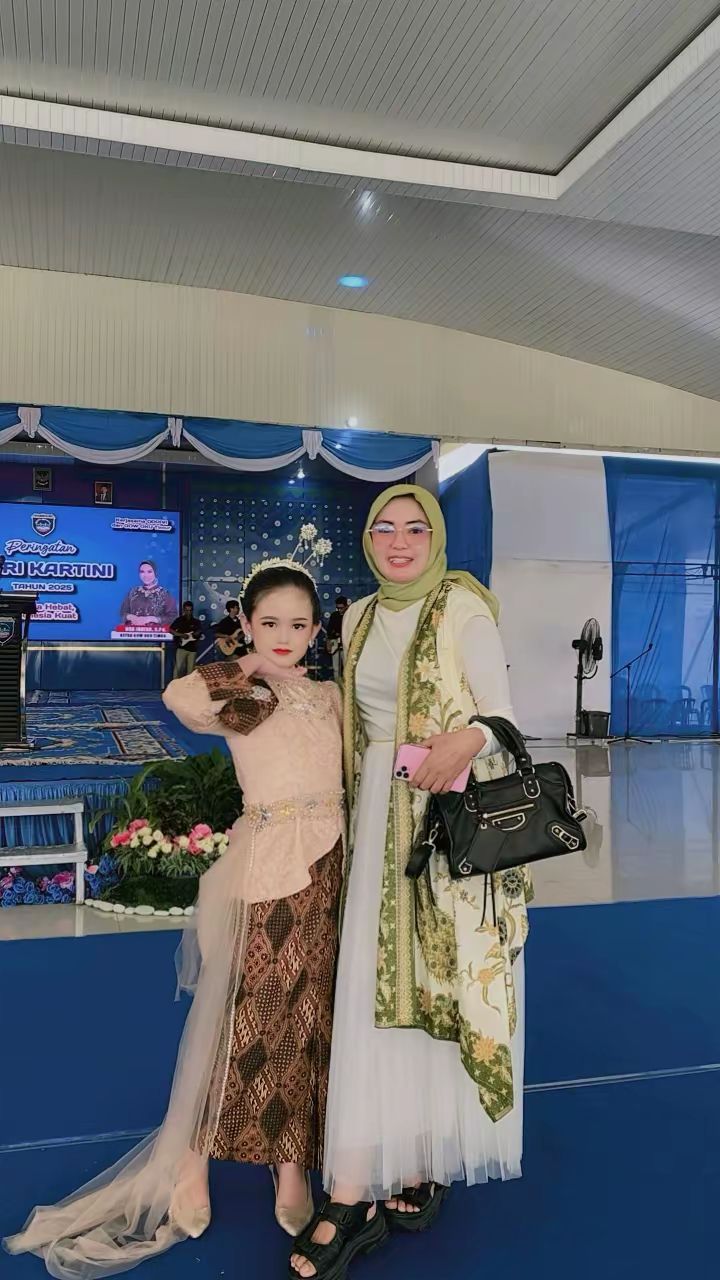 Naomi Adeline Niesha Putri Cantik Kabiro Pal TV Raih Juara Pertama Fashion Show GOW
