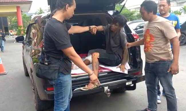 Pelaku Begal Sepasang Kekasih Dipelor Polisi