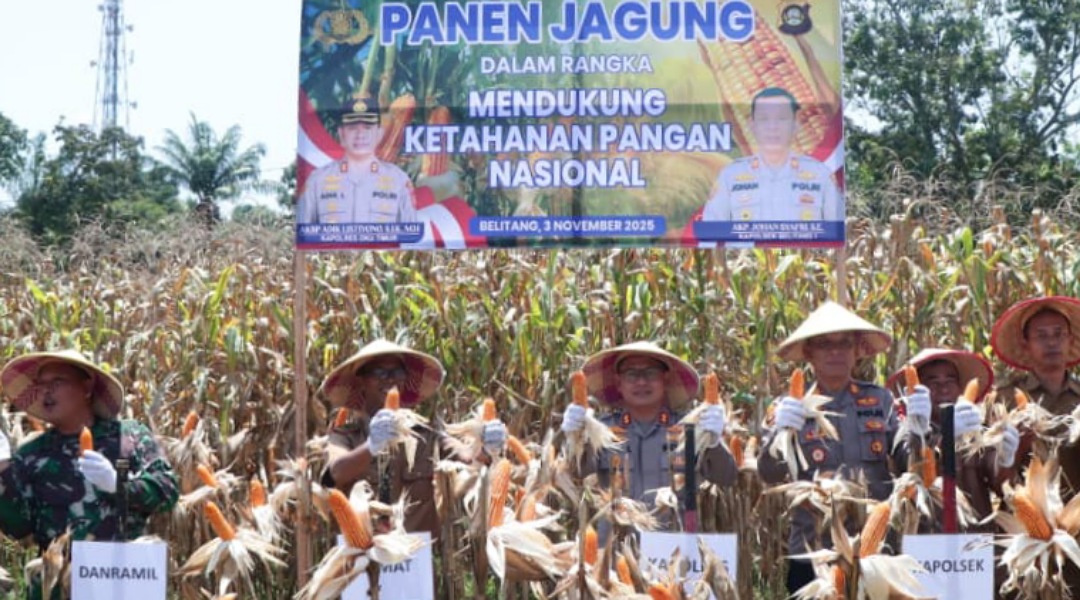 Polres OKU Timur Panen Jagung Bersama hingga Bansos di Belitang