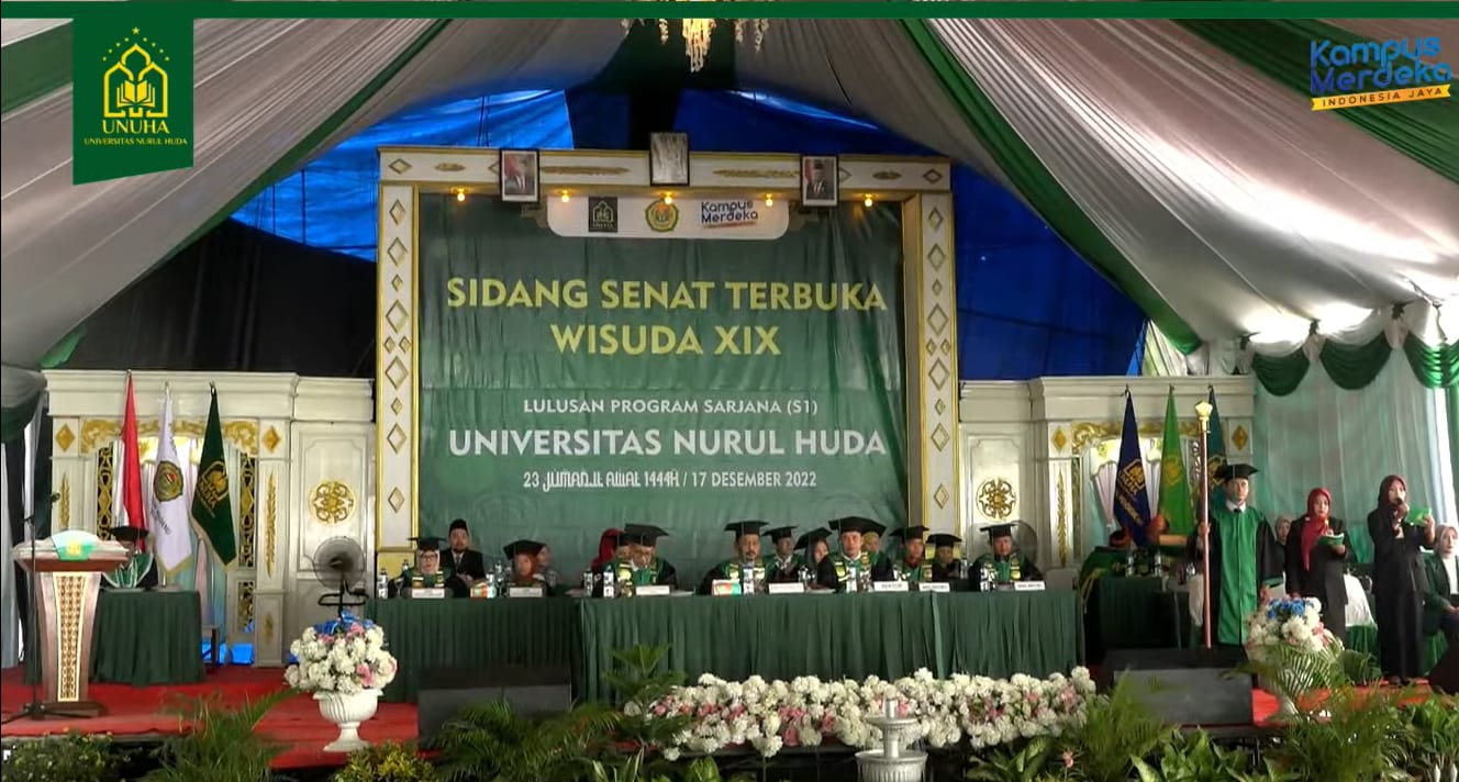 Bupati Enos OKU Timur Hadiri Wisuda UNUHA