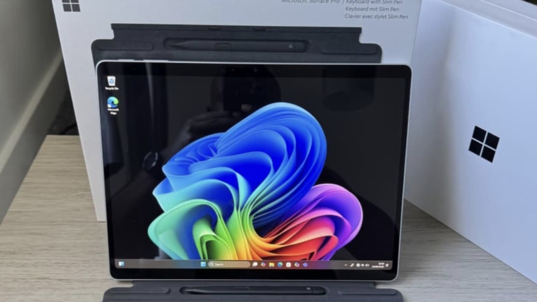 Microsoft Surface Pro 9: Windows Tablet PC Multifungsi 