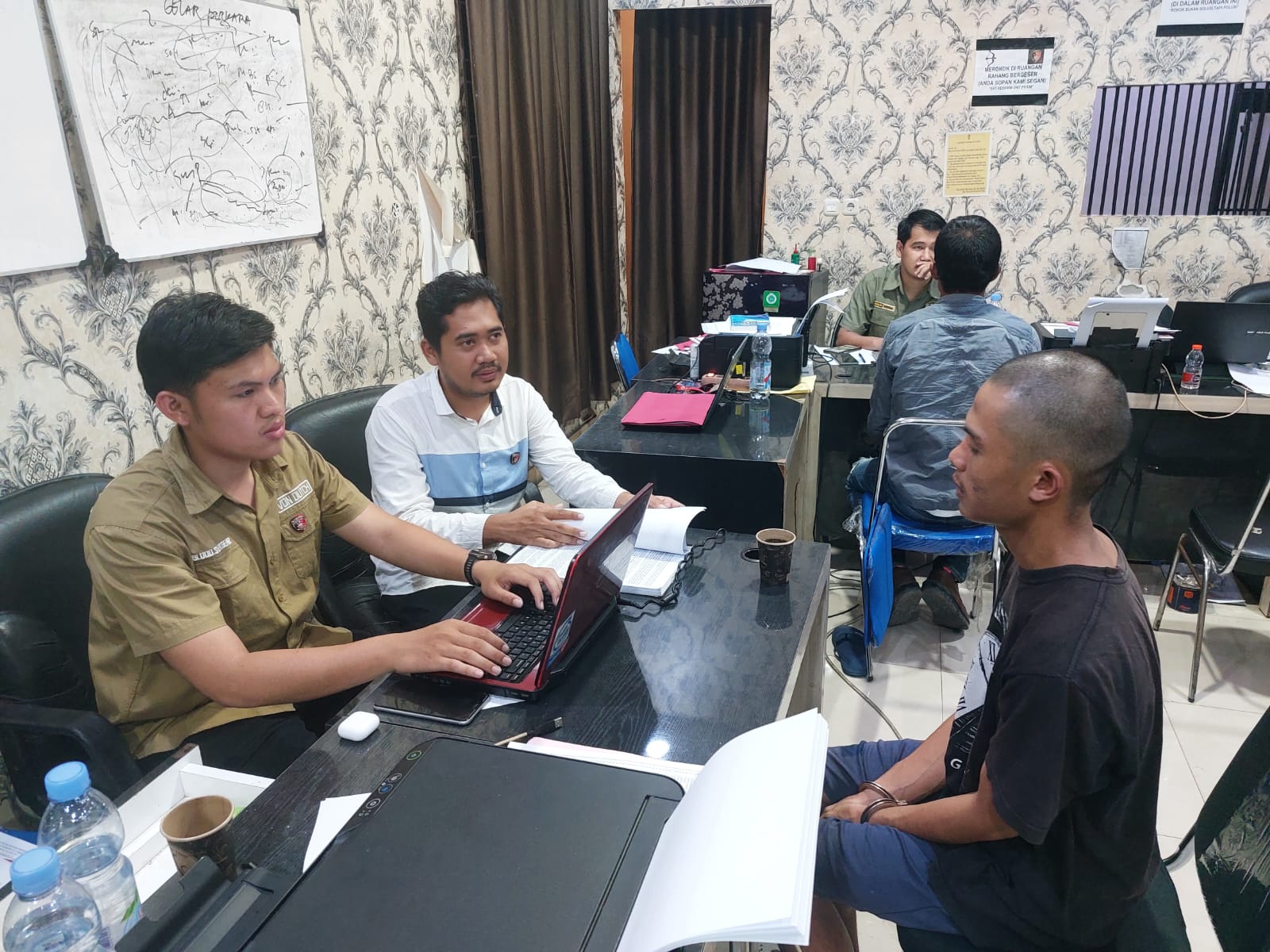 Rampas HP Pelajar, Buruh Harian Lepas Ditangkap Tim Shadow Walet Satreskrim Polres OKU Timur 