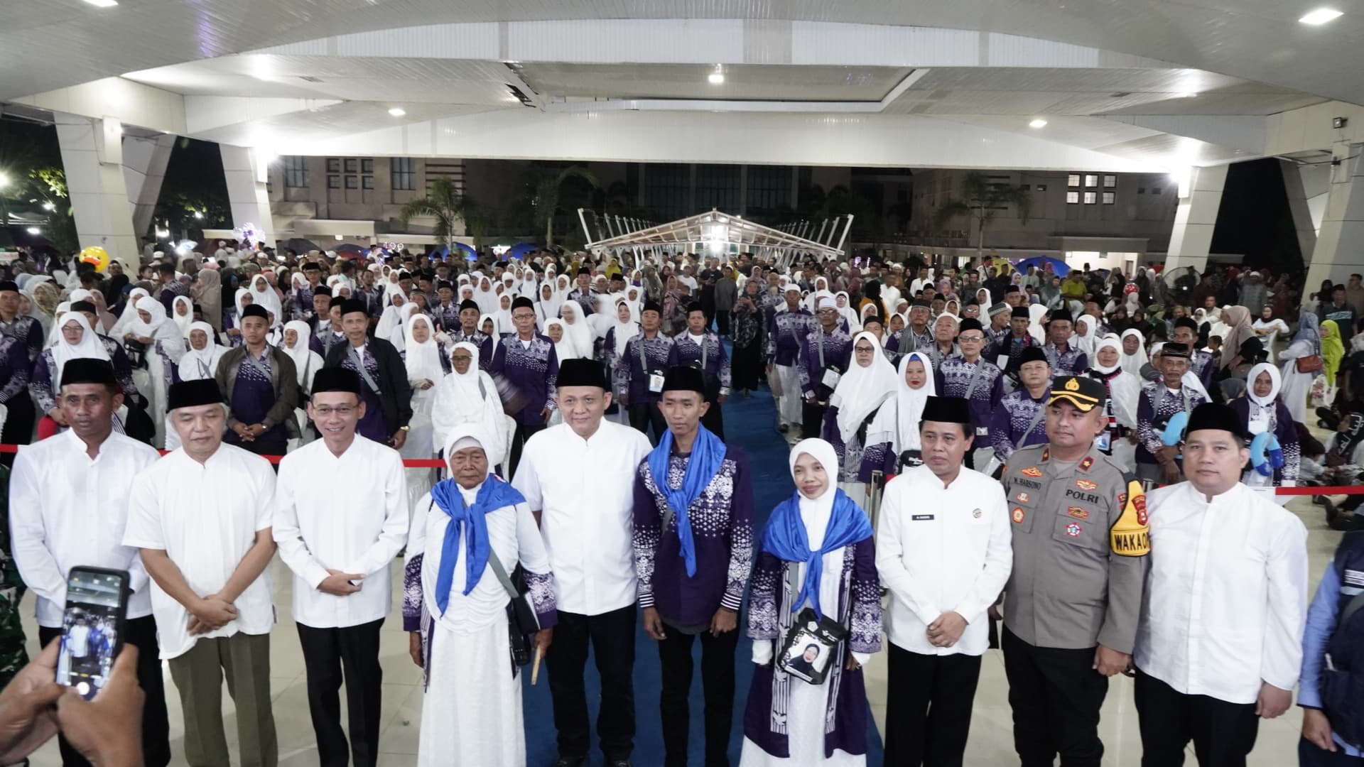 Bupati OKU Timur Berangkatkan 187 JCH Asal OKU Timur Kloter 5, Total Ada 919 JCH OKU Timur Tahun 2025