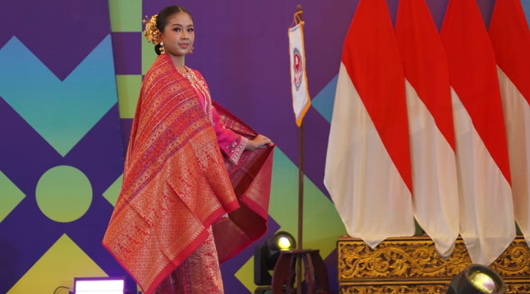 Kain Bidak Galah Napuh Komering OKU Timur Tampil Memukau di Festival Kreatif Sriwijaya Palembang