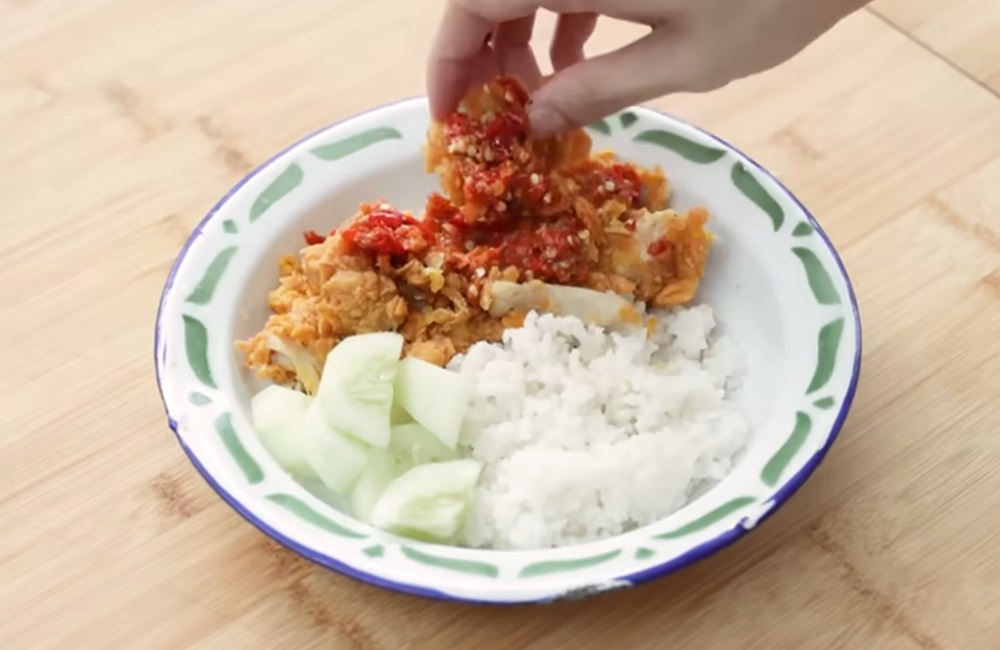 Resep Ayam Geprek Ala Devina Hermawan, Ide Menu Mangkanan Simpel