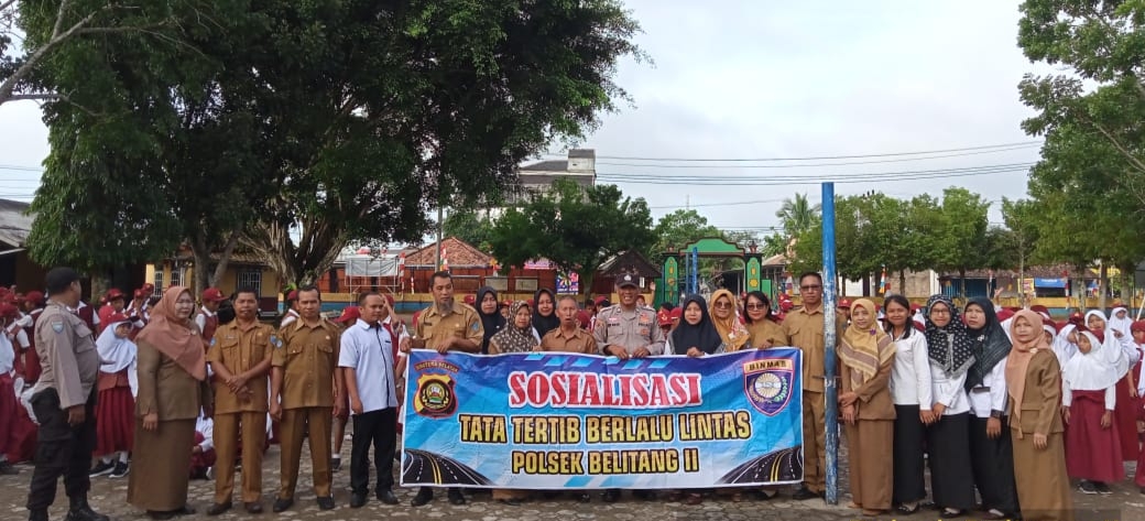 Polsek Belitang II Peduli Anak Kenalkan Rambu Lalin Sejak Dini