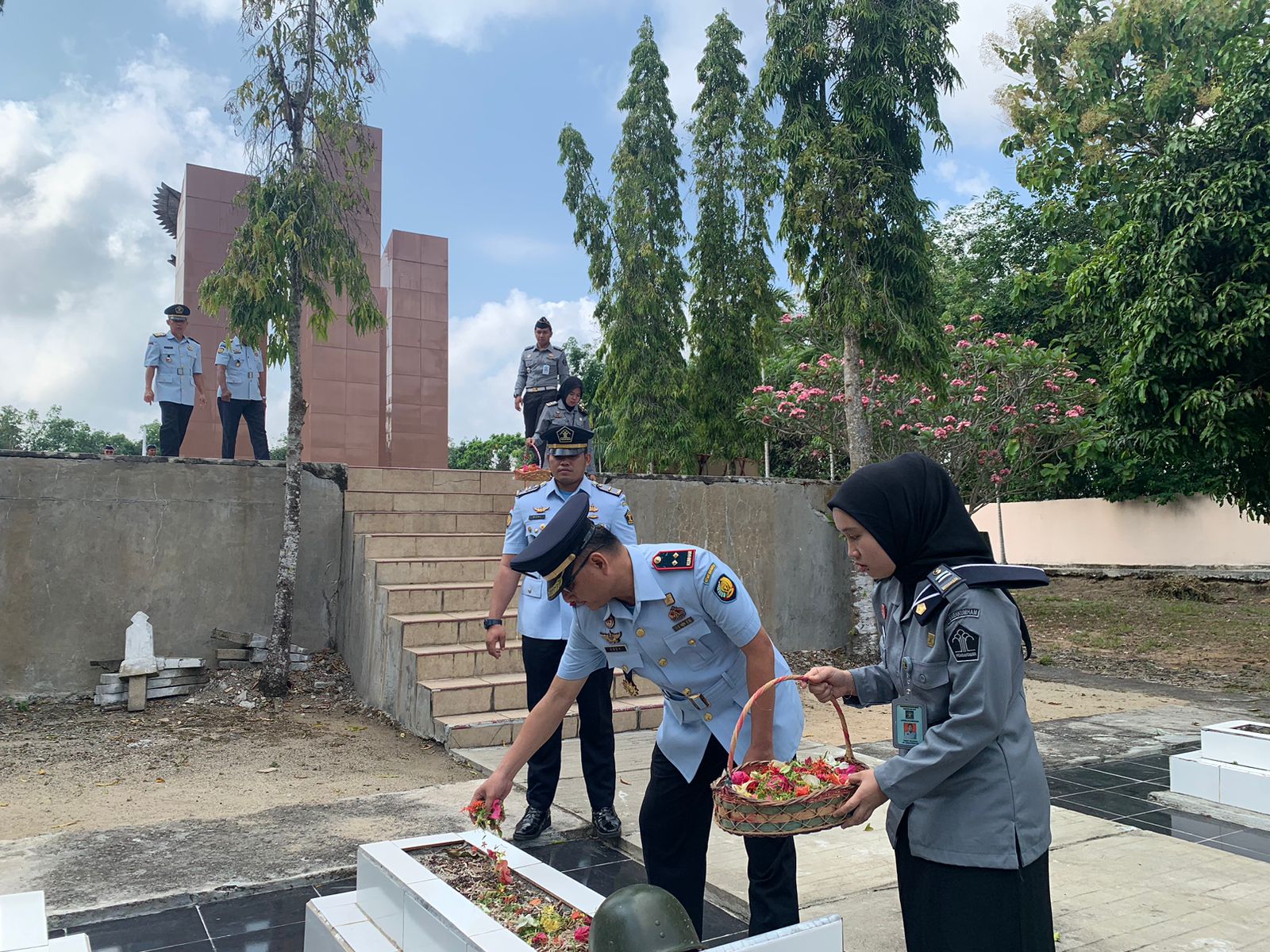 Peringati HDKD ke 78, Lapas Martapura Gelar Upacara Hingga Tabur Bunga di Makam Pahlawan Jurai Komering Sakti