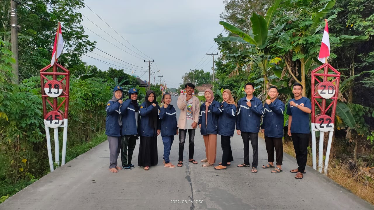 Ingin Beda, Mahasiswa KKN Bagun Gapura Lorong 