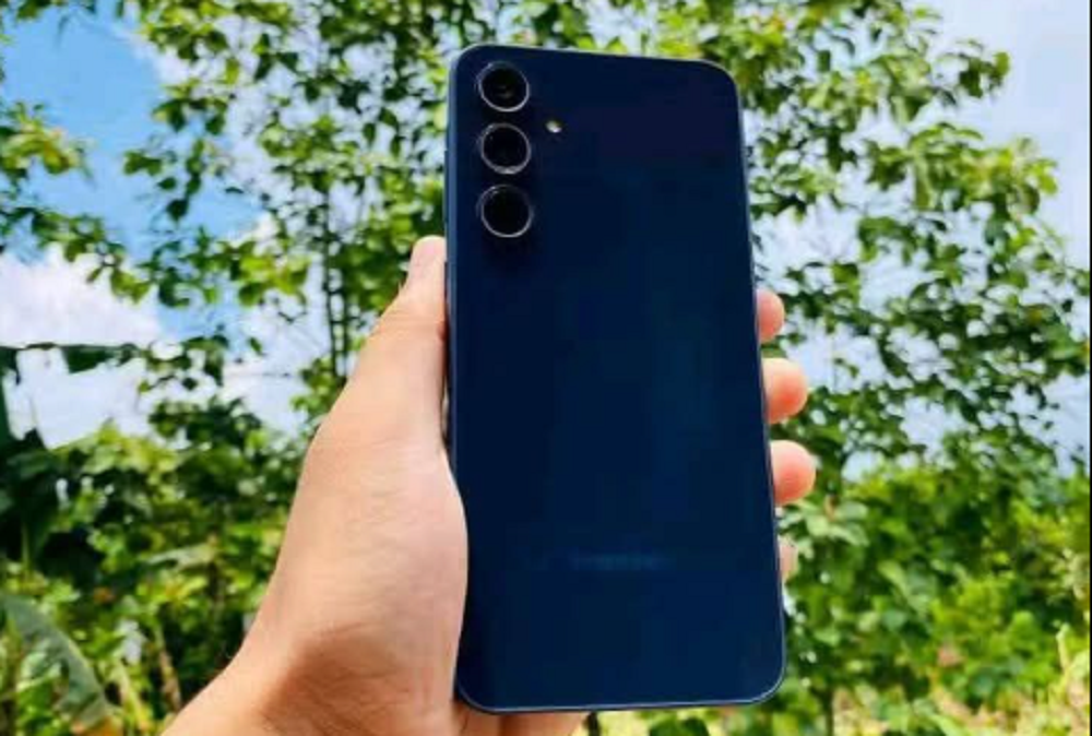 Samsung Galaxy A35 5G: Baterai Hp 5000 mAh Tahan Seharian