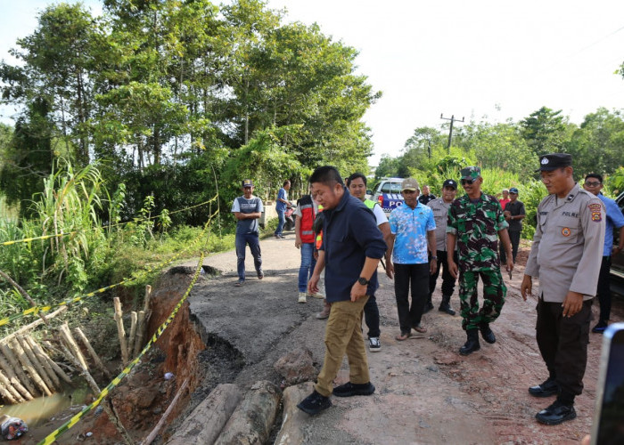 Terkait Jalan Provinsi Penghubung OI-OKU Amblas, Gubernur Intruksikan Dinas PU Segera Lakukan Perbaikan