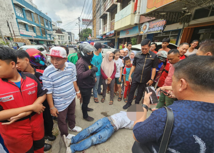 Dir Intelkam Polda Sumsel Kombes Pol Iskandar F Sutisna ini Selamatkan Copet Dari Amukan Massa