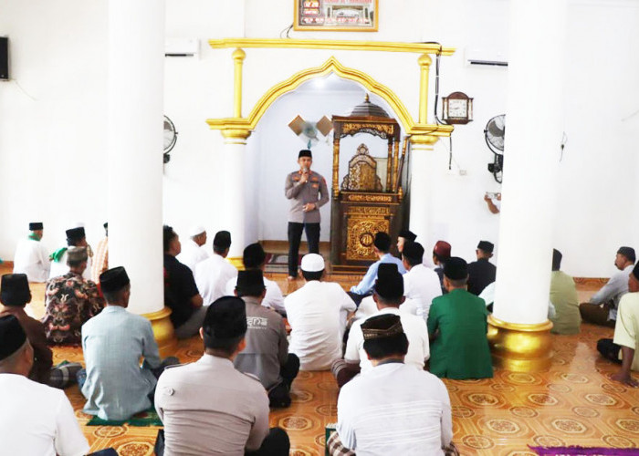 Kapolres OKU Timur Gelar Jumat Keliling di Masjid Al-Muhajirin Buay Pemuka Peliung