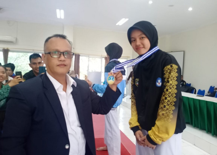 Assyfa Kurniawan Putri Sumbang Emas Cabang Karate di Popda Sumsel