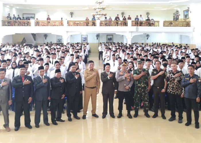 Ketua KPU Herman Jaya Lantik 936 PPS se-OKU Timur