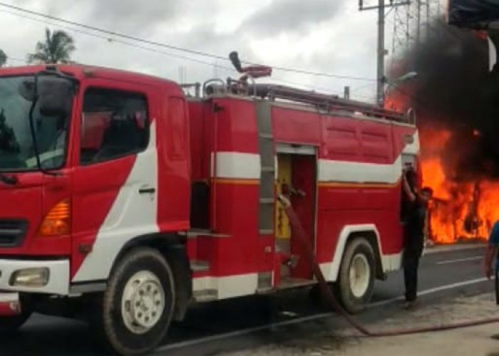 Bikin Geram! Stok Air Pemadam Kebakaran Kosong saat Insiden Kebakaran Terjadi, Maredon: SOP-nya Bagaimana?