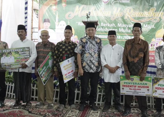Ramadan 1447 H, Bupati Lanosin Kembali Salurkan Bantuan Sosial di Madang Suku I