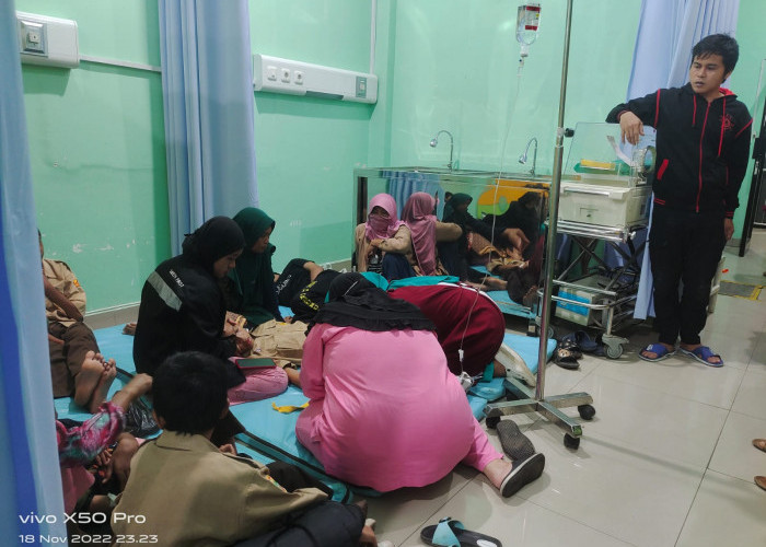 Diduga Keracunan, Puluhan Siswa SMPN 12 Prabumulih Dilarikan ke Rumah Sakit