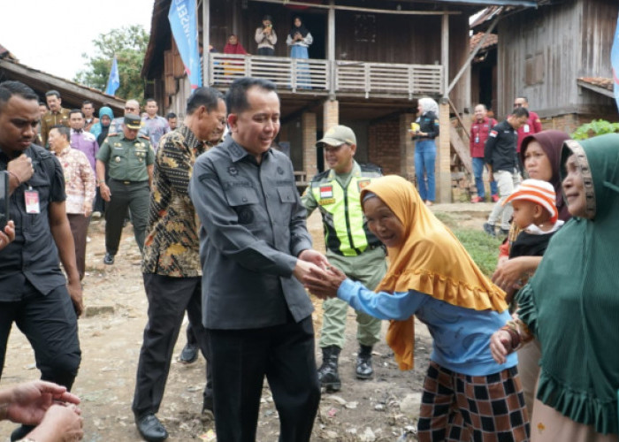 Pj Gubernur Sumsel Resmikan Pembangunan Rumah Layak Huni, Begini Respon Warga