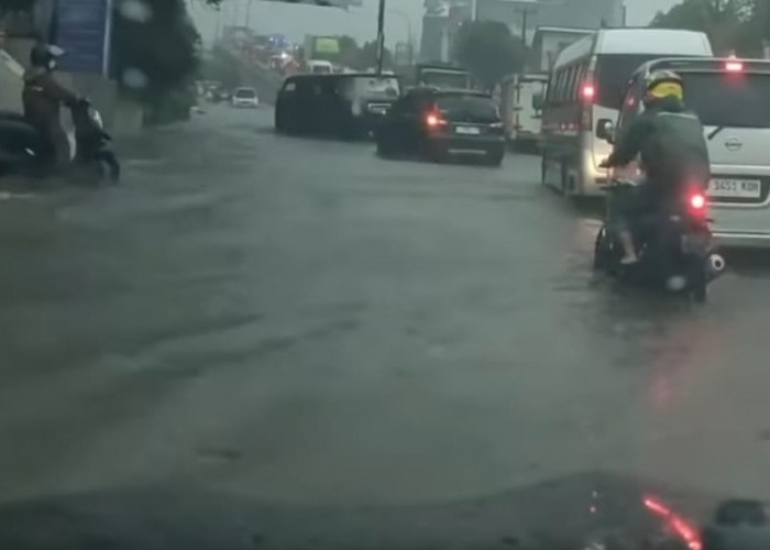 Musim Hujan, Berikut 4 Dampak Buruk Jika Motor Menerobos Banjir
