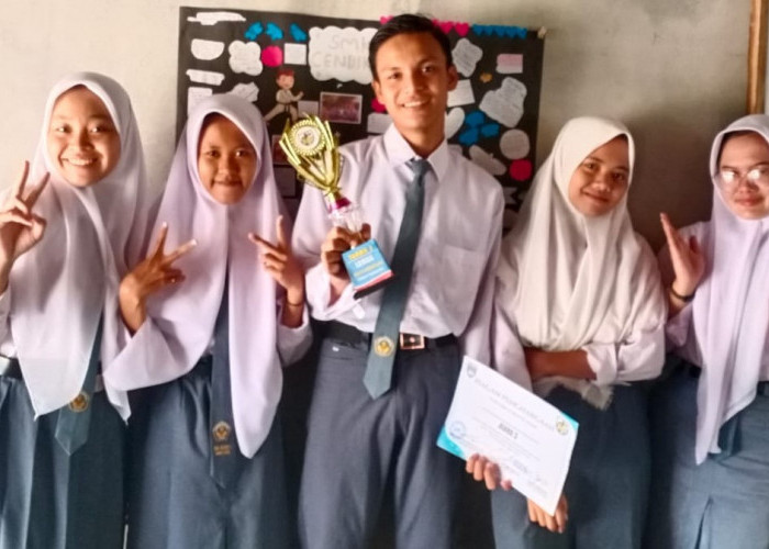 Pelajar SMK Cendikia Raih Juara Pidato Kebangsaan 