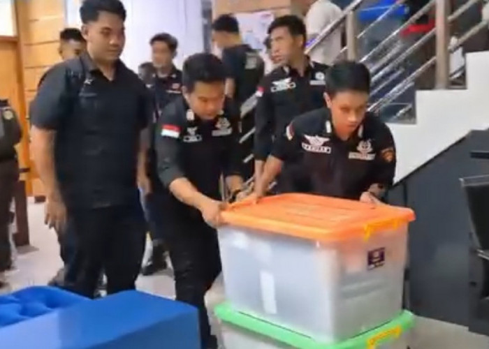 Geledah Kantor Bank Sumsel Babel Cabang Martapura Kejari OKU Timur Sita 3 Box Dokumen