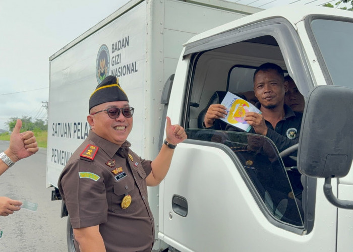 Kejari OKUT Gelar Upacara Peringatan HARKORDIA, Kajari Bagikan Stiker, Hadiah Trofi Hingga Piagam 