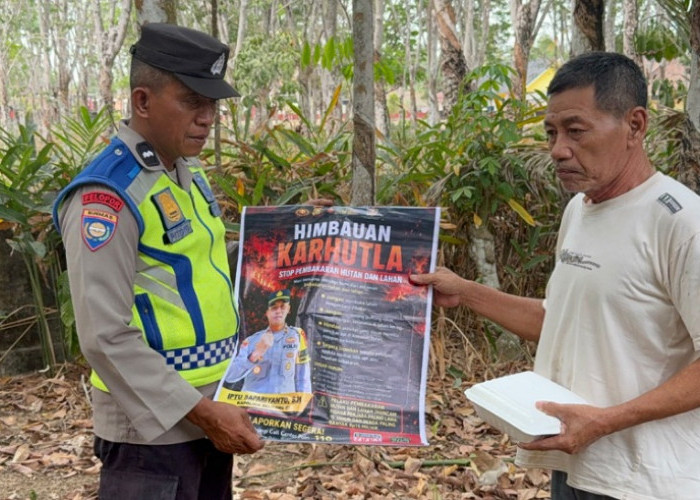 Polsek Belitang III Sebar Maklumat dan Sosialisasi Cegah Karhutla di Dua Desa