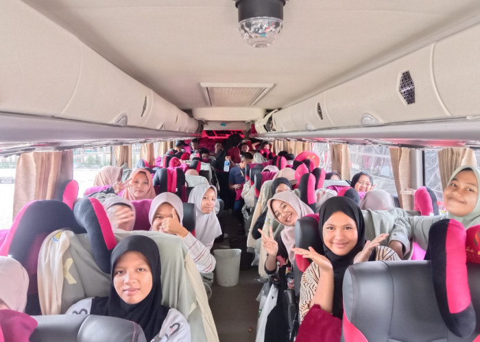 82 Pelajar SMA N 2 Martapura Study Tour Destinasi Bandung Semarang Hingga Jogjakarta