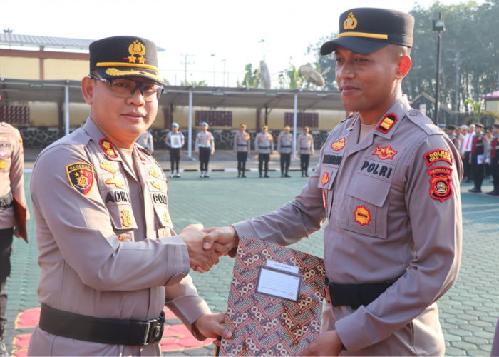 Kapolsek Belitang III IPTU Sapariyanto Raih Penghargaan Kapolres OKUT 