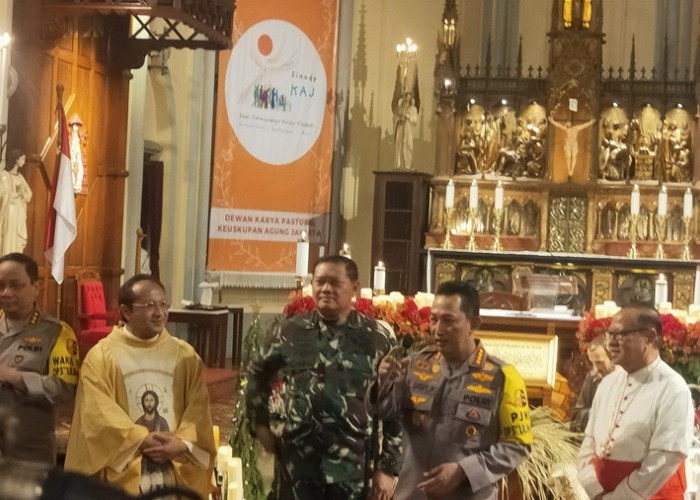 Pantau Langsung Pelaksanaan Ibadah Natal, Kapolri dan Panglima TNI Datangi Katedral Jakarta